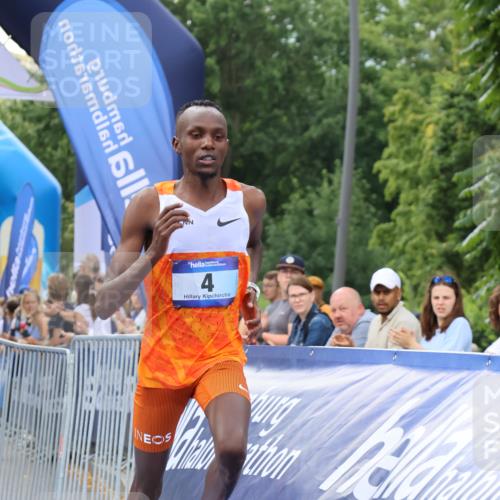 29.06.2025 - hella hamburg halbmarathon Strokosch-Dieckow http://msf.ph/oto/8330045 29.06.2025 10:01:55 Ziel 4 meine-sportfotos.de