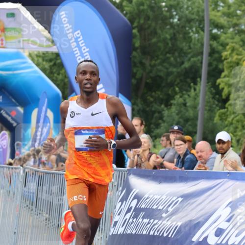 29.06.2025 - hella hamburg halbmarathon Strokosch-Dieckow http://msf.ph/oto/8330225 29.06.2025 10:01:55 Ziel 4 meine-sportfotos.de