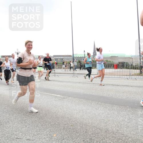 29.06.2025 - hella hamburg halbmarathon Lena Gebhardt http://msf.ph/oto/8330249 29.06.2025 10:47:30 Lombardsbrücke 4895, 1523, 14517, 2555, 1045, 1185, 1434, 1463, 1523, 1593, 1607, 1639, 1704, 1926, 1961, 2148, 2407, 2537, 2555, 2704, 2790, 2882, 2994, 3339, 4037, 4184, 4239, 4325, 4423, 4483, 4806, 4895, 4974, 4975, 5621, 5622, 5895, 6255, 6256, 6485, 6879, 6995, 7073, 7403, 7430, 7431, 7630, 7631, 7970, 8105, 8131, 8270, 8550, 8706, 8915, 8953, 8967, 9018, 9687, 10991, 11351, 11458, 11730, 11738, 11802, 11909, 12431 meine-sportfotos.de