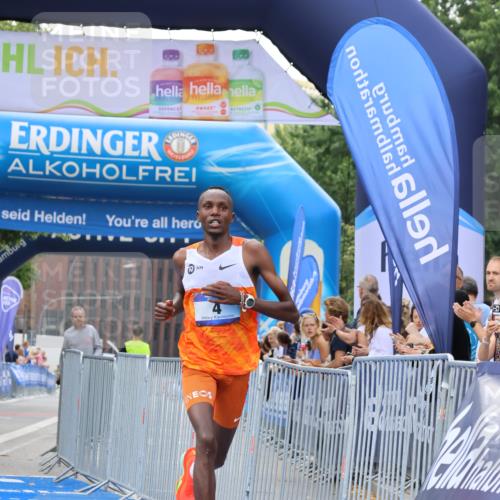 29.06.2025 - hella hamburg halbmarathon Strokosch-Dieckow http://msf.ph/oto/8330282 29.06.2025 10:01:54 Ziel 4 meine-sportfotos.de