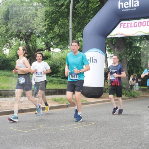 29.06.2025 - hella hamburg halbmarathon KatJ http://msf.ph/oto/8330490 29.06.2025 10:47:01 Zwischen KM18-KM19 1681, 2091, 2363, 3169, 3698, 4013, 5347, 6757 meine-sportfotos.de