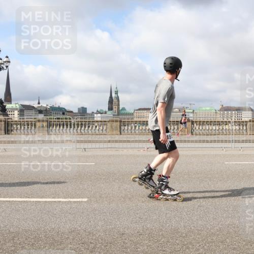 29.06.2025 - hella hamburg halbmarathon Lena Gebhardt http://msf.ph/oto/8330535 29.06.2025 09:08:39 Lombardsbrücke  meine-sportfotos.de
