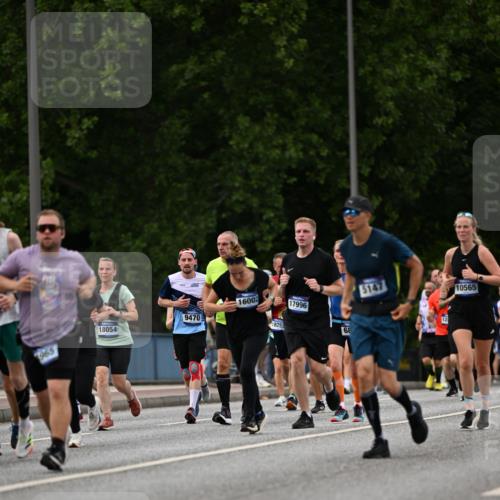 29.06.2025 - hella hamburg halbmarathon Dr. Thomas Lammeyer http://msf.ph/oto/8330821 29.06.2025 10:39:45 Kennedybrücke 2198, 2412, 2787, 3170, 3828, 3958, 4333, 4696, 4703, 4965, 5147, 6029, 6189, 6365, 6379, 6397, 6471, 6867, 8249, 8296, 8567, 9470, 9803, 9819, 10358, 10360, 10565, 10652, 11233, 11320, 11359 meine-sportfotos.de