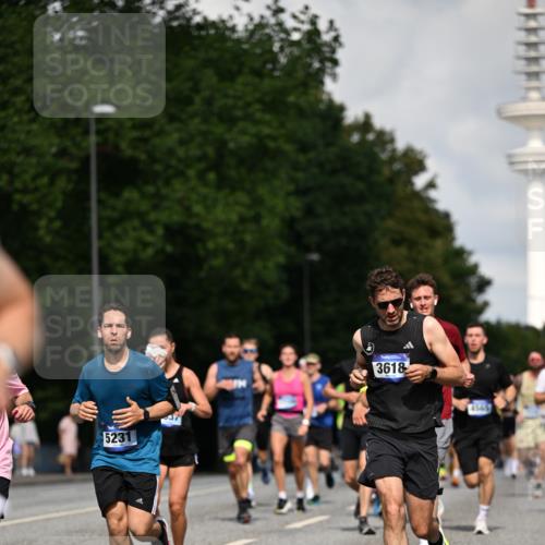 29.06.2025 - hella hamburg halbmarathon Dr. Thomas Lammeyer http://msf.ph/oto/8330941 29.06.2025 09:55:48 Kennedybrücke 1057, 1169, 1353, 1569, 1604, 1763, 3305, 3618, 3697, 4565, 4871, 4915, 5007, 5047, 5231, 5336, 5690, 6373, 6700, 6711, 7185, 7710, 8564, 8852, 9444, 9547, 9659, 10493, 10691, 10978, 11062 meine-sportfotos.de