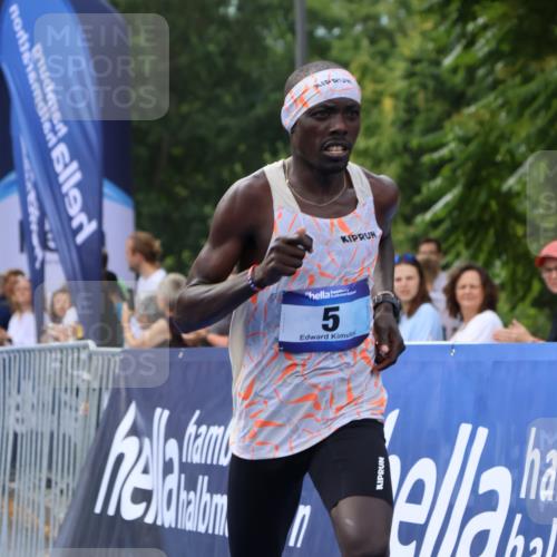 29.06.2025 - hella hamburg halbmarathon Strokosch-Dieckow http://msf.ph/oto/8331056 29.06.2025 10:01:08 Ziel 5 meine-sportfotos.de