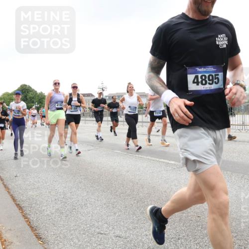 29.06.2025 - hella hamburg halbmarathon Lena Gebhardt http://msf.ph/oto/8331117 29.06.2025 10:47:31 Lombardsbrücke 4182, 4184, 7631, 7630, 1523, 3339, 4895, 1045, 1185, 1246, 1434, 1463, 1523, 1593, 1607, 1639, 1704, 1926, 1961, 2148, 2407, 2537, 2555, 2704, 2790, 2882, 2994, 3339, 4037, 4184, 4239, 4325, 4423, 4483, 4806, 4895, 4974, 4975, 5621, 5622, 5895, 6255, 6256, 6879, 6995, 7073, 7403, 7430, 7431, 7630, 7631, 7970, 8105, 8131, 8270, 8550, 8706, 8915, 8953, 8967, 9018, 9687, 10658, 10991, 11351, 11458, 11730, 11738, 11802, 11909, 12431 meine-sportfotos.de