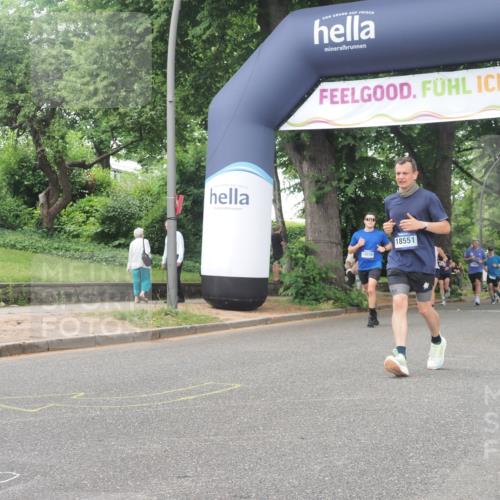 29.06.2025 - hella hamburg halbmarathon KatJ http://msf.ph/oto/8331165 29.06.2025 10:47:10 Zwischen KM18-KM19 2167, 5272, 8749 meine-sportfotos.de