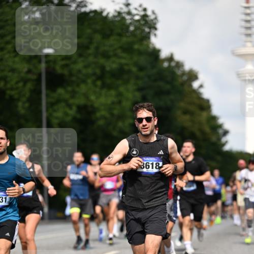 29.06.2025 - hella hamburg halbmarathon Dr. Thomas Lammeyer http://msf.ph/oto/8331213 29.06.2025 09:55:49 Kennedybrücke 1057, 1169, 1353, 1569, 1604, 1763, 3305, 3618, 4565, 4871, 4915, 5007, 5047, 5231, 5336, 5690, 6373, 6700, 6711, 7185, 7710, 8564, 8852, 9444, 9547, 10493, 10691, 10978, 11062 meine-sportfotos.de