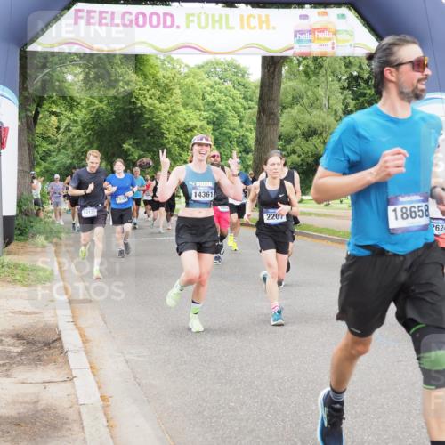 29.06.2025 - hella hamburg halbmarathon MichiJ http://msf.ph/oto/8331232 29.06.2025 10:38:11 Zwischen KM18-KM19 1461, 1750, 2207, 7176, 7312, 7583, 7952, 8689, 10057, 10371, 11422, 12450, 12624, 13609, 13799, 14125, 14361, 14838, 16907, 18451, 18657, 18658 meine-sportfotos.de