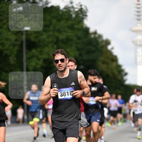 29.06.2025 - hella hamburg halbmarathon Dr. Thomas Lammeyer http://msf.ph/oto/8331274 29.06.2025 09:55:50 Kennedybrücke 1057, 1169, 1569, 1604, 1763, 3305, 3618, 4565, 4871, 4915, 5007, 5011, 5047, 5231, 5336, 5690, 6373, 6700, 6711, 7185, 7710, 8564, 8852, 9444, 9547, 10493, 10691, 10978, 11062 meine-sportfotos.de