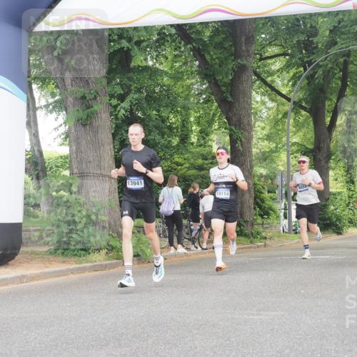 29.06.2025 - hella hamburg halbmarathon KatJ http://msf.ph/oto/8331393 29.06.2025 10:17:25 Zwischen KM18-KM19 2203 meine-sportfotos.de
