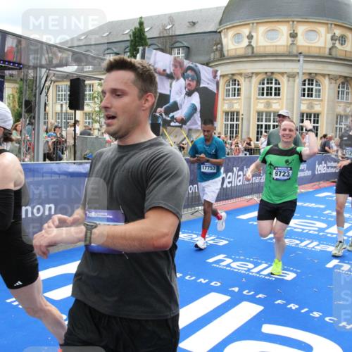 29.06.2025 - hella hamburg halbmarathon Michael Strokosch http://msf.ph/oto/8331413 29.06.2025 10:49:51 Ziel 3543, 4017, 5460, 5894, 6125, 9126, 9200, 9551, 9597, 9723, 9924, 11975, 13159, 13463, 14794, 16800, 16877, 17282, 17753, 18926, 19109, 19122 meine-sportfotos.de