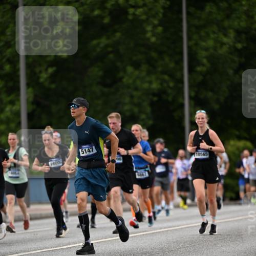 29.06.2025 - hella hamburg halbmarathon Dr. Thomas Lammeyer http://msf.ph/oto/8331432 29.06.2025 10:39:46 Kennedybrücke 2198, 2412, 2787, 3170, 3828, 3958, 4333, 4696, 4703, 4965, 5147, 6029, 6189, 6365, 6379, 6397, 6471, 6867, 8249, 8296, 8567, 9470, 9803, 9819, 10358, 10360, 10565, 10652, 11233, 11320, 11359 meine-sportfotos.de