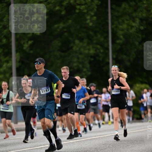 29.06.2025 - hella hamburg halbmarathon Dr. Thomas Lammeyer http://msf.ph/oto/8331471 29.06.2025 10:39:47 Kennedybrücke 2198, 2412, 2787, 3170, 3828, 3958, 4333, 4696, 4703, 4965, 5147, 6029, 6189, 6365, 6397, 6471, 6867, 8249, 8296, 8567, 9470, 9803, 9819, 10358, 10360, 10565, 10652, 11233, 11359 meine-sportfotos.de