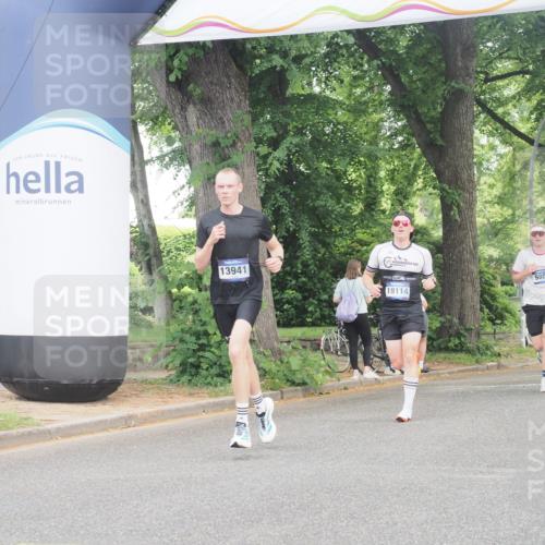 29.06.2025 - hella hamburg halbmarathon KatJ http://msf.ph/oto/8331502 29.06.2025 10:17:25 Zwischen KM18-KM19 2203 meine-sportfotos.de