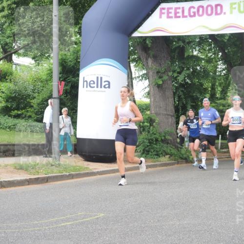 29.06.2025 - hella hamburg halbmarathon KatJ http://msf.ph/oto/8331517 29.06.2025 10:47:13 Zwischen KM18-KM19 5272, 8749 meine-sportfotos.de