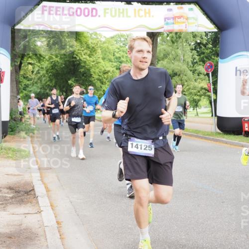 29.06.2025 - hella hamburg halbmarathon MichiJ http://msf.ph/oto/8331532 29.06.2025 10:38:14 Zwischen KM18-KM19 1750, 2207, 6795, 7312, 7952, 8117, 9869, 12527, 12624, 13701, 13799, 14125, 14361, 14838, 18182, 18451, 18657, 18658, 19053 meine-sportfotos.de