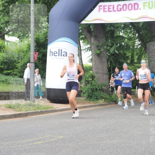 29.06.2025 - hella hamburg halbmarathon KatJ http://msf.ph/oto/8331540 29.06.2025 10:47:13 Zwischen KM18-KM19 5272, 8749 meine-sportfotos.de