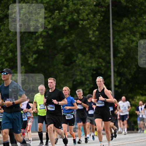 29.06.2025 - hella hamburg halbmarathon Dr. Thomas Lammeyer http://msf.ph/oto/8331563 29.06.2025 10:39:47 Kennedybrücke 2198, 2412, 2787, 3170, 3828, 3958, 4333, 4696, 4703, 4965, 5147, 6029, 6189, 6365, 6397, 6471, 6867, 8249, 8296, 8567, 9470, 9803, 9819, 10358, 10360, 10565, 10652, 11233, 11359 meine-sportfotos.de
