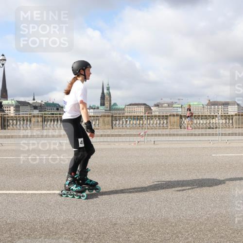 29.06.2025 - hella hamburg halbmarathon Lena Gebhardt http://msf.ph/oto/8331584 29.06.2025 09:08:40 Lombardsbrücke 49 meine-sportfotos.de