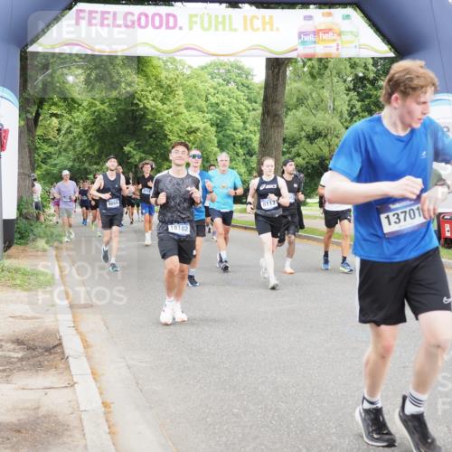 29.06.2025 - hella hamburg halbmarathon MichiJ http://msf.ph/oto/8331686 29.06.2025 10:38:15 Zwischen KM18-KM19 1750, 2207, 6795, 7312, 7952, 8117, 9869, 12527, 12624, 13701, 13799, 14125, 14361, 14838, 17179, 18182, 18657, 18658, 19040, 19053 meine-sportfotos.de