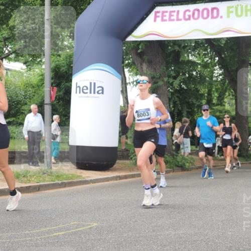 29.06.2025 - hella hamburg halbmarathon KatJ http://msf.ph/oto/8331731 29.06.2025 10:47:14 Zwischen KM18-KM19 5272, 8003 meine-sportfotos.de