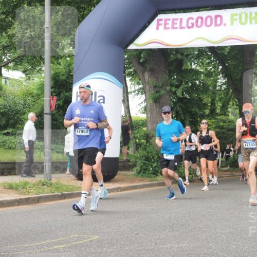 29.06.2025 - hella hamburg halbmarathon KatJ http://msf.ph/oto/8331780 29.06.2025 10:47:15 Zwischen KM18-KM19 5272, 6309, 8003 meine-sportfotos.de