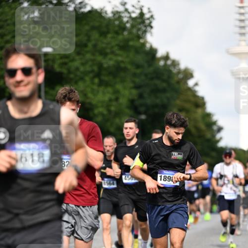29.06.2025 - hella hamburg halbmarathon Dr. Thomas Lammeyer http://msf.ph/oto/8331815 29.06.2025 09:55:51 Kennedybrücke 1057, 1169, 1569, 1604, 1763, 3305, 3618, 4565, 4871, 4915, 5007, 5011, 5047, 5231, 5336, 5690, 6373, 6700, 6711, 7185, 7710, 8564, 8852, 9444, 9547, 10493, 10691, 10978, 11062 meine-sportfotos.de