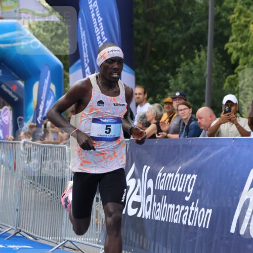 29.06.2025 - hella hamburg halbmarathon Strokosch-Dieckow http://msf.ph/oto/8331839 29.06.2025 10:01:07 Ziel 5 meine-sportfotos.de