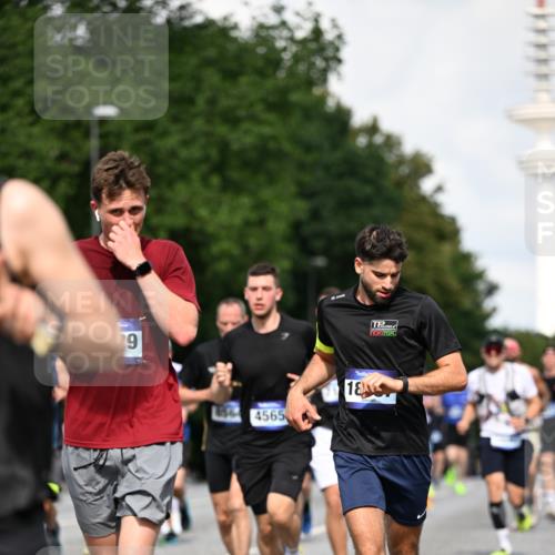 29.06.2025 - hella hamburg halbmarathon Dr. Thomas Lammeyer http://msf.ph/oto/8331861 29.06.2025 09:55:51 Kennedybrücke 1057, 1169, 1569, 1604, 1763, 3305, 3618, 4565, 4871, 4915, 5007, 5011, 5047, 5231, 5336, 5690, 6373, 6700, 6711, 7185, 7710, 8564, 8852, 9444, 9547, 10493, 10691, 10978, 11062 meine-sportfotos.de