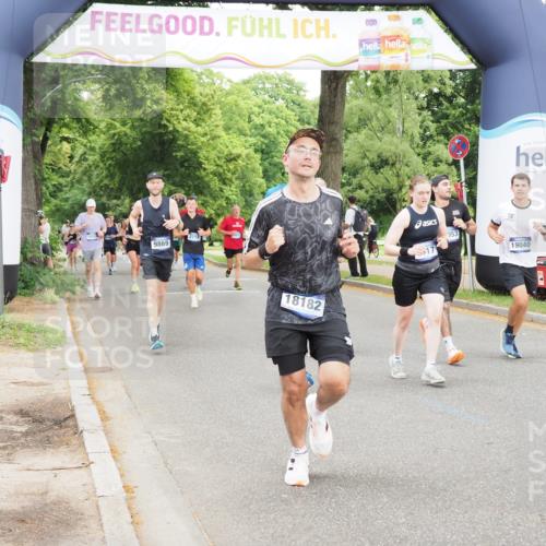 29.06.2025 - hella hamburg halbmarathon MichiJ http://msf.ph/oto/8331865 29.06.2025 10:38:16 Zwischen KM18-KM19 2207, 6795, 7312, 7952, 8117, 8313, 9869, 12527, 12624, 13701, 13799, 14125, 14361, 14562, 17179, 18182, 18657, 18658, 19040, 19053 meine-sportfotos.de