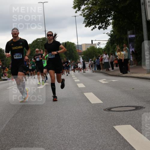 29.06.2025 - hella hamburg halbmarathon Yannick Fuchs http://msf.ph/oto/8331906 29.06.2025 10:51:45 20KM 1611, 2025, 2236, 2606, 2759, 2806, 2883, 2907, 3093, 3141, 3575, 4426, 4467, 4579, 4632, 4833, 5391, 6281, 6302, 6531, 6595, 6892, 7138, 7833, 9450, 9485, 10599, 13465, 14571, 15217, 15229, 16517, 17415, 17455, 17543, 18068, 18501, 18508, 18762, 18891 meine-sportfotos.de