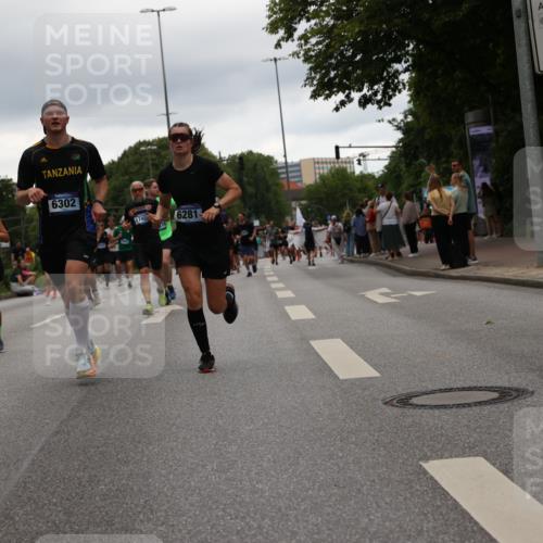 29.06.2025 - hella hamburg halbmarathon Yannick Fuchs http://msf.ph/oto/8331929 29.06.2025 10:51:45 20KM 1611, 2025, 2236, 2606, 2759, 2806, 2883, 2907, 3093, 3141, 3575, 4426, 4467, 4579, 4632, 4833, 5391, 6281, 6302, 6531, 6595, 6892, 7138, 7833, 9450, 9485, 10599, 13465, 14571, 15217, 15229, 16517, 17415, 17455, 17543, 18068, 18501, 18508, 18762, 18891 meine-sportfotos.de