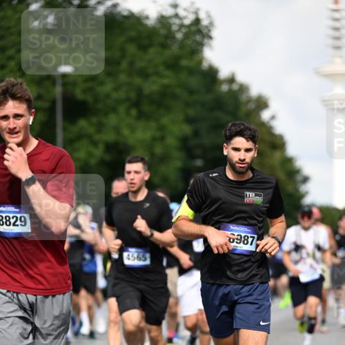 29.06.2025 - hella hamburg halbmarathon Dr. Thomas Lammeyer http://msf.ph/oto/8331964 29.06.2025 09:55:51 Kennedybrücke 1057, 1169, 1569, 1604, 1763, 3305, 3618, 4565, 4871, 4915, 5007, 5011, 5047, 5231, 5336, 5690, 6373, 6700, 6711, 7185, 7710, 8564, 8852, 9444, 9547, 10493, 10691, 10978, 11062 meine-sportfotos.de