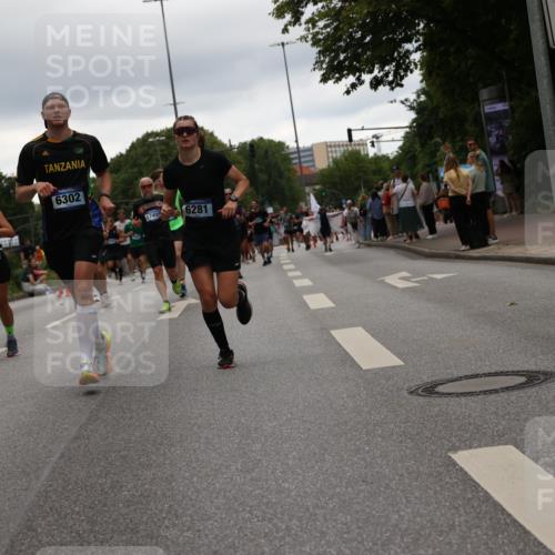 29.06.2025 - hella hamburg halbmarathon Yannick Fuchs http://msf.ph/oto/8331998 29.06.2025 10:51:45 20KM 1611, 2025, 2236, 2606, 2759, 2806, 2883, 2907, 3093, 3141, 3575, 4426, 4467, 4579, 4632, 4833, 5391, 6281, 6302, 6531, 6595, 6892, 7138, 7833, 9450, 9485, 10599, 13465, 14571, 15217, 15229, 16517, 17415, 17455, 17543, 18068, 18501, 18508, 18762, 18891 meine-sportfotos.de