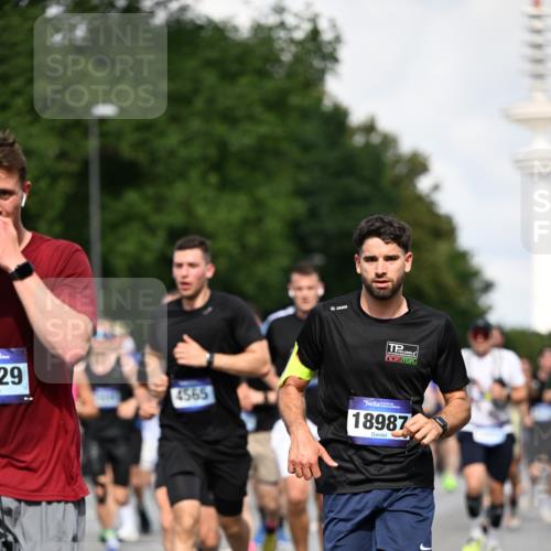 29.06.2025 - hella hamburg halbmarathon Dr. Thomas Lammeyer http://msf.ph/oto/8332038 29.06.2025 09:55:52 Kennedybrücke 1057, 1139, 1169, 1569, 1604, 1763, 3305, 3618, 4565, 4871, 4915, 5007, 5011, 5047, 5231, 5336, 5690, 6373, 6700, 6711, 7185, 7710, 8564, 8852, 9444, 9547, 10493, 10691, 11062 meine-sportfotos.de