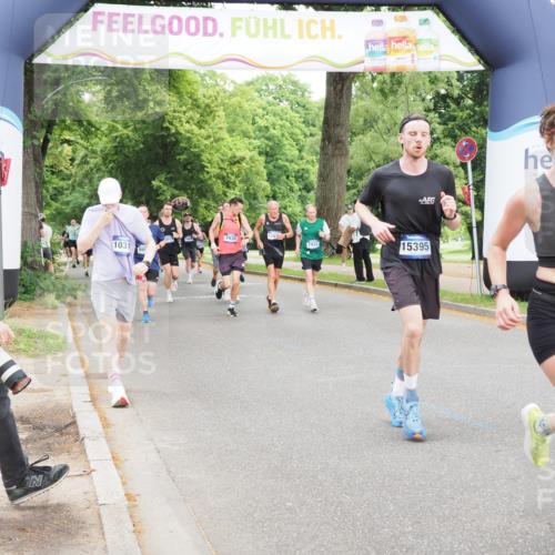 29.06.2025 - hella hamburg halbmarathon MichiJ http://msf.ph/oto/8332356 29.06.2025 10:38:21 Zwischen KM18-KM19 2718, 3654, 5894, 8117, 8261, 8313, 9869, 10319, 12527, 13701, 14562, 15395, 17179, 18811, 19040, 19053 meine-sportfotos.de