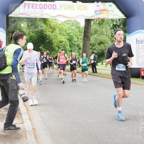 29.06.2025 - hella hamburg halbmarathon MichiJ http://msf.ph/oto/8332382 29.06.2025 10:38:21 Zwischen KM18-KM19 2718, 3654, 5894, 8117, 8261, 8313, 9869, 10319, 12527, 13701, 14562, 15395, 17179, 18811, 19040, 19053 meine-sportfotos.de