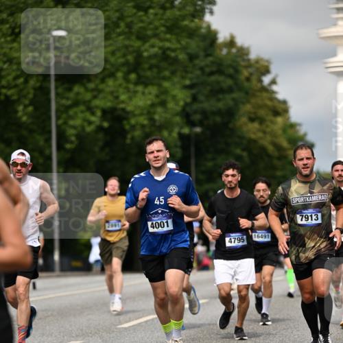 29.06.2025 - hella hamburg halbmarathon Dr. Thomas Lammeyer http://msf.ph/oto/8332430 29.06.2025 10:17:44 Kennedybrücke 1194, 1747, 1939, 2055, 2359, 2721, 2891, 2904, 4001, 4032, 4795, 4962, 5631, 5719, 6207, 7460, 7462, 7913, 8673, 9141, 9612, 9631, 9886, 10442, 10443 meine-sportfotos.de