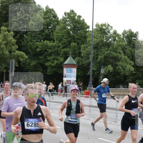 29.06.2025 - hella hamburg halbmarathon Jannik Wohlers http://msf.ph/oto/8332462 29.06.2025 10:40:26 Lombardsbrücke 1075, 1323, 2042, 2173, 2206, 2299, 2858, 3121, 3306, 3432, 3694, 4044, 4234, 4530, 4612, 4774, 4775, 4972, 5753, 6098, 6163, 6289, 6842, 7293, 7956, 8053, 8054, 8429, 8430, 9009, 9237, 9437, 9946, 10166, 10940, 11053, 11686, 12191, 12610, 12692, 12699, 13773, 15154, 15905, 16028, 16297, 16449, 16450, 17233, 17234, 17267, 17879, 19087, 19168 meine-sportfotos.de