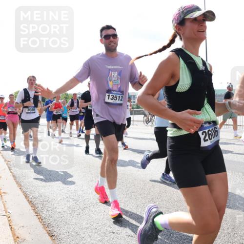 29.06.2025 - hella hamburg halbmarathon Lena Gebhardt http://msf.ph/oto/8332481 29.06.2025 10:00:27 Lombardsbrücke 12512, 2086, 10797, 45, 13512, 2606, 1006, 1019, 1125, 1180, 1239, 1264, 1526, 1544, 1568, 1583, 1611, 1681, 2027, 2086, 2099, 2159, 2236, 2346, 2426, 2447, 2474, 2582, 2584, 2606, 2652, 2677, 2730, 2982, 3042, 3177, 3181, 3319, 3400, 3794, 3861, 3898, 4013, 4231, 4419, 4579, 4594, 4632, 4767, 4796, 4813, 4940, 4945, 5272, 5341, 5643, 5728, 6082, 6084, 6104, 6138, 6220, 6260, 6443, 6462, 6470, 6581, 9553, 9555, 9577, 10599 meine-sportfotos.de
