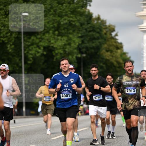 29.06.2025 - hella hamburg halbmarathon Dr. Thomas Lammeyer http://msf.ph/oto/8332485 29.06.2025 10:17:44 Kennedybrücke 1194, 1747, 1939, 2055, 2359, 2721, 2891, 2904, 4001, 4032, 4795, 4962, 5631, 5719, 6207, 7460, 7462, 7913, 8673, 9141, 9612, 9631, 9886, 10442, 10443 meine-sportfotos.de
