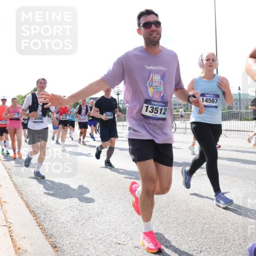 29.06.2025 - hella hamburg halbmarathon Lena Gebhardt http://msf.ph/oto/8332536 29.06.2025 10:00:27 Lombardsbrücke 2086, 12512, 4940, 13512, 14567, 1006, 1019, 1125, 1180, 1239, 1264, 1526, 1544, 1568, 1583, 1611, 1681, 2027, 2086, 2099, 2159, 2236, 2346, 2426, 2447, 2474, 2582, 2584, 2606, 2652, 2677, 2730, 2982, 3042, 3177, 3181, 3319, 3400, 3794, 3861, 3898, 4013, 4231, 4419, 4579, 4594, 4632, 4767, 4796, 4813, 4940, 4945, 5272, 5341, 5643, 5728, 6082, 6084, 6104, 6138, 6220, 6260, 6443, 6462, 6470, 6581, 9553, 9555, 9577, 10599 meine-sportfotos.de