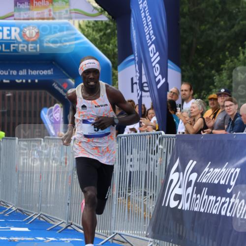 29.06.2025 - hella hamburg halbmarathon Strokosch-Dieckow http://msf.ph/oto/8332612 29.06.2025 10:01:07 Ziel 5 meine-sportfotos.de