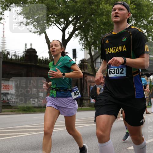 29.06.2025 - hella hamburg halbmarathon Yannick Fuchs http://msf.ph/oto/8332637 29.06.2025 10:51:47 20KM 1611, 2025, 2236, 2606, 2759, 2806, 2883, 2907, 3093, 3141, 3575, 4426, 4467, 4579, 4632, 4833, 5391, 6104, 6281, 6302, 6531, 6595, 7138, 7833, 9450, 9485, 10599, 11645, 13465, 14571, 15217, 15229, 16517, 17405, 17415, 17455, 17543, 18068, 18501, 18508, 18587, 18762, 18891 meine-sportfotos.de
