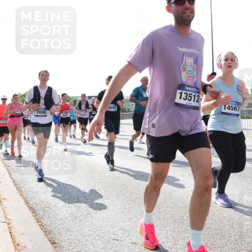 29.06.2025 - hella hamburg halbmarathon Lena Gebhardt http://msf.ph/oto/8332720 29.06.2025 10:00:27 Lombardsbrücke 12512, 2086, 6220, 10797, 8669, 1940, 13512, 12773, 14567, 1006, 1019, 1125, 1180, 1239, 1264, 1526, 1544, 1568, 1583, 1611, 1681, 2027, 2086, 2099, 2159, 2236, 2346, 2426, 2447, 2474, 2582, 2584, 2606, 2652, 2677, 2730, 2982, 3042, 3177, 3181, 3319, 3400, 3794, 3861, 3898, 4013, 4231, 4419, 4579, 4594, 4632, 4767, 4796, 4813, 4940, 4945, 5272, 5341, 5643, 5728, 6082, 6084, 6104, 6138, 6220, 6260, 6443, 6462, 6470, 6581, 9553, 9555, 9577, 10599 meine-sportfotos.de
