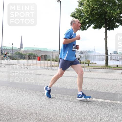 29.06.2025 - hella hamburg halbmarathon Lena Gebhardt http://msf.ph/oto/8332721 29.06.2025 10:13:12 Lombardsbrücke 180, 1007, 1020, 1051, 1747, 1851, 1859, 1939, 2891, 2942, 2961, 3218, 3360, 3728, 3729, 4187, 4532, 5546, 6207, 6489, 7346, 7460, 7873, 7907, 8398, 8405, 8913, 8917, 9141, 9527, 9612, 10067, 10402, 11025, 11720, 12492, 13331, 14404, 15012, 15531, 15922, 16030, 16255, 16323, 16437, 17061, 17474, 17699, 17988, 17994, 18048, 18222, 18320, 18530, 18732 meine-sportfotos.de