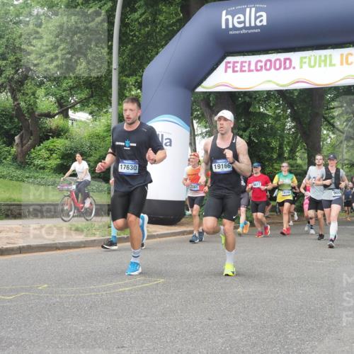 29.06.2025 - hella hamburg halbmarathon KatJ http://msf.ph/oto/8332865 29.06.2025 10:47:25 Zwischen KM18-KM19 1420, 2978, 5839, 6201, 7761, 8290, 8662 meine-sportfotos.de