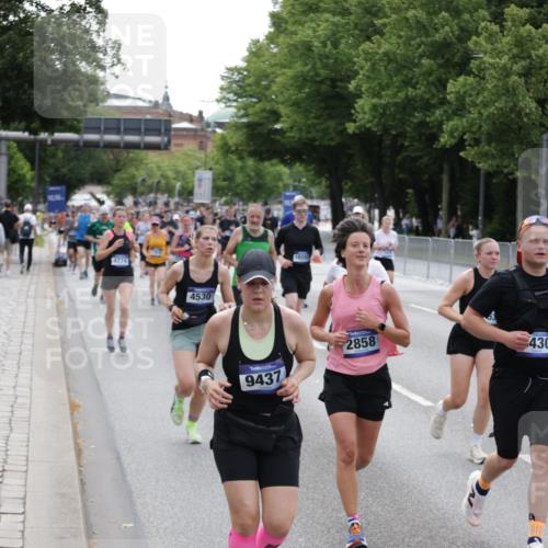 29.06.2025 - hella hamburg halbmarathon Jannik Wohlers http://msf.ph/oto/8332879 29.06.2025 10:40:28 Lombardsbrücke 1075, 1323, 2173, 2206, 2299, 2858, 3121, 3306, 3432, 3694, 4044, 4234, 4530, 4612, 4774, 4775, 4972, 5753, 6098, 6163, 6289, 6842, 7293, 8053, 8054, 8429, 8430, 9009, 9237, 9437, 9946, 10644, 10940, 11053, 11686, 12191, 12610, 12692, 12699, 13773, 14553, 15154, 15905, 16028, 16297, 16449, 16450, 17233, 17234, 17267, 17879, 19087 meine-sportfotos.de
