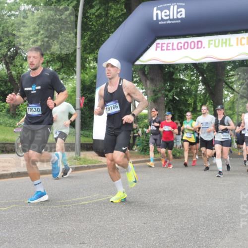29.06.2025 - hella hamburg halbmarathon KatJ http://msf.ph/oto/8332918 29.06.2025 10:47:25 Zwischen KM18-KM19 1420, 2978, 5839, 6201, 7761, 8290, 8662 meine-sportfotos.de
